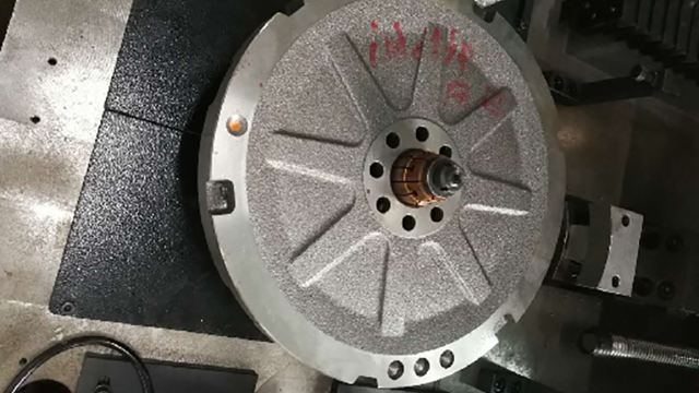 動平衡鉆孔去重一體機，可單面平衡，軸向鉆孔